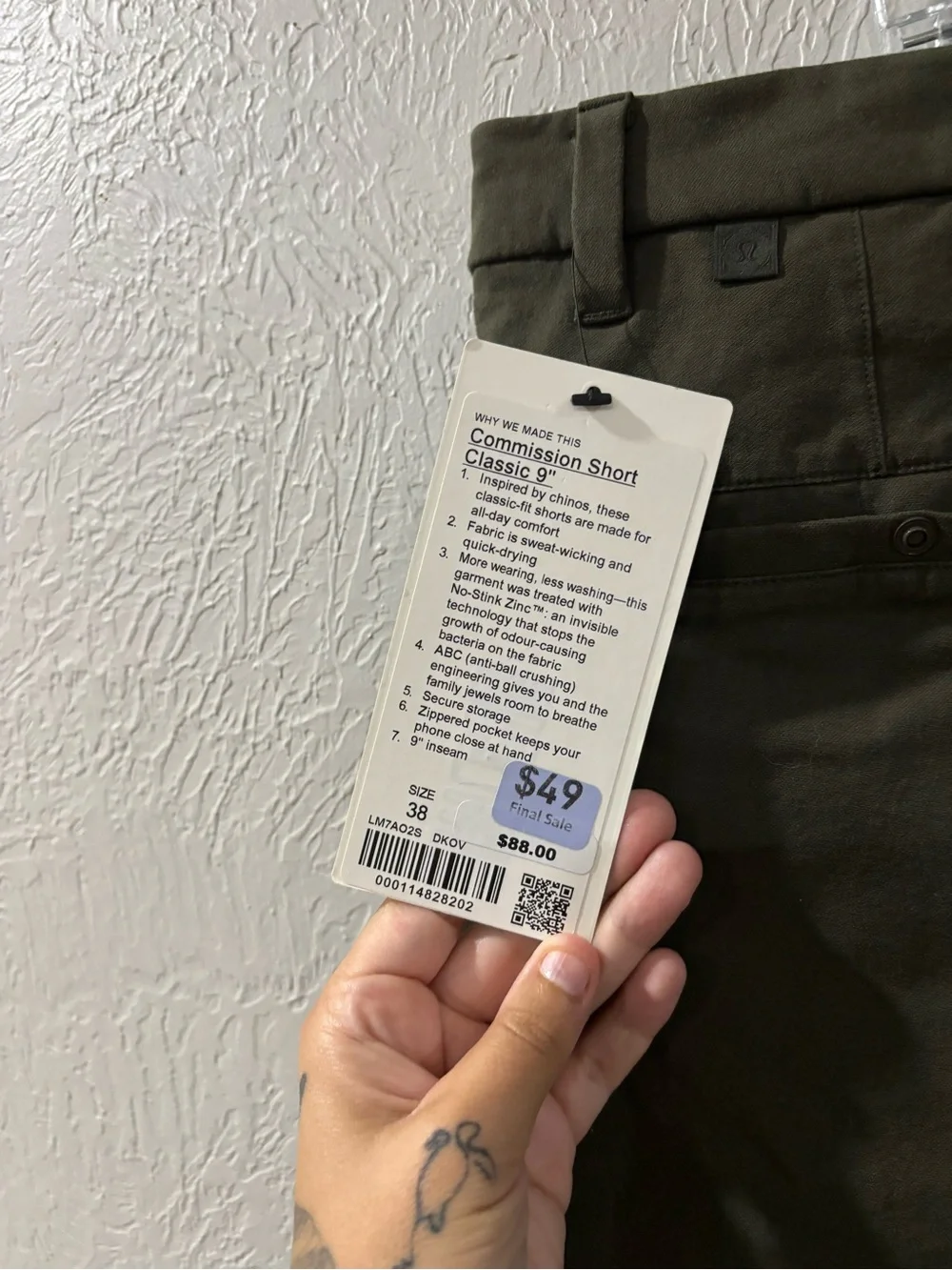 Lululemon NWT Commission Performance Short Classic Fit 9” in Dark Olive size 38